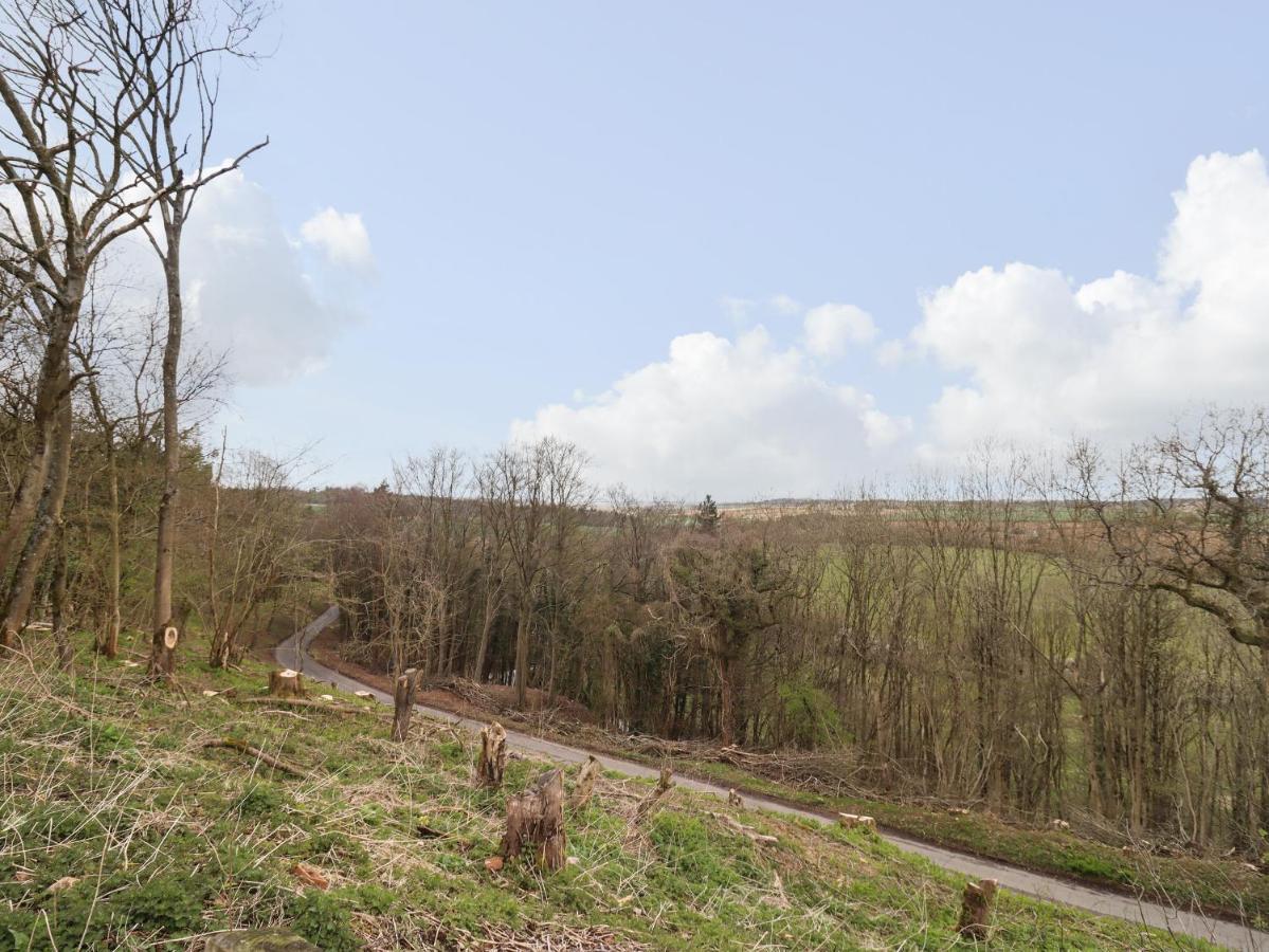 Tree Tops Witney Exterior foto